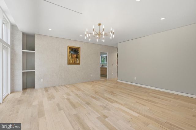 6304 OLD DOMINION DR, Mclean, VA 22101