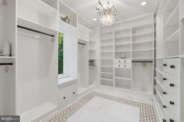 6304 OLD DOMINION DR, Mclean, VA 22101