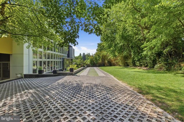 6304 OLD DOMINION DR, Mclean, VA 22101