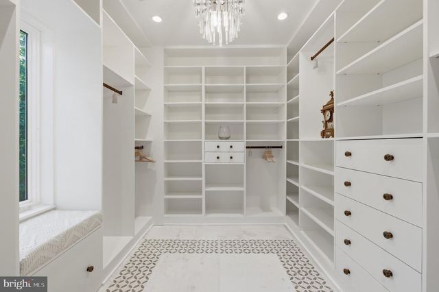 6304 OLD DOMINION DR, Mclean, VA 22101