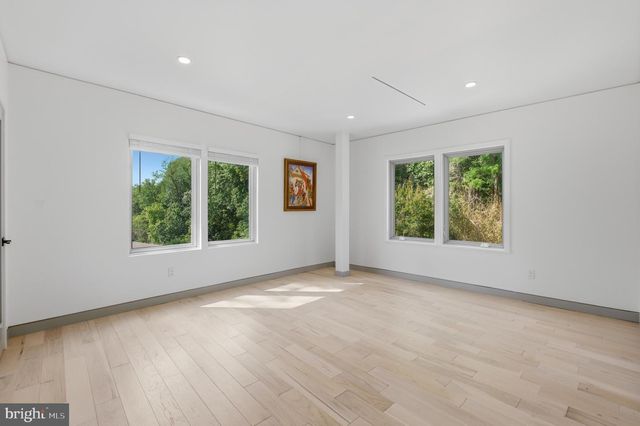 6304 OLD DOMINION DR, Mclean, VA 22101