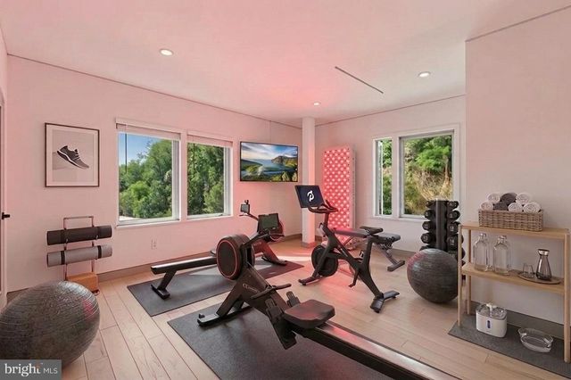 6304 OLD DOMINION DR, Mclean, VA 22101