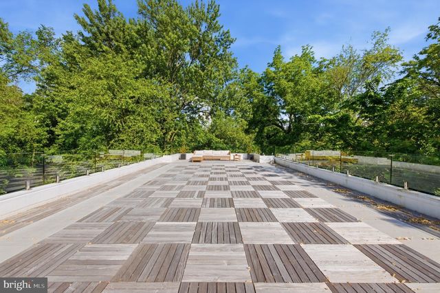 6304 OLD DOMINION DR, Mclean, VA 22101