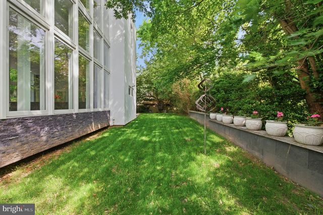6304 OLD DOMINION DR, Mclean, VA 22101