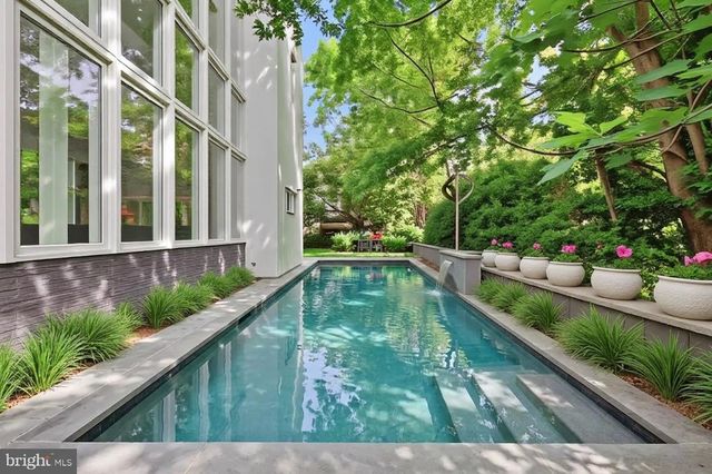 6304 OLD DOMINION DR, Mclean, VA 22101