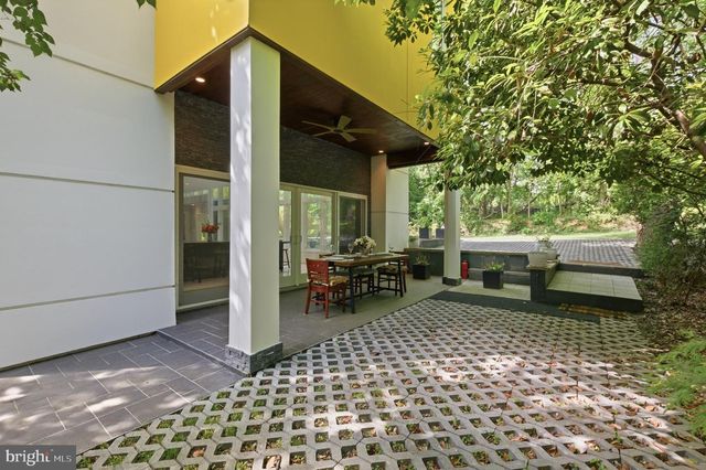 6304 OLD DOMINION DR, Mclean, VA 22101
