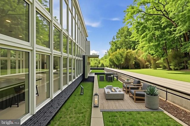 6304 OLD DOMINION DR, Mclean, VA 22101