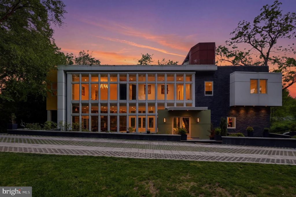 6304 OLD DOMINION DR, Mclean, VA 22101