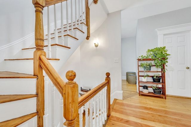 59 Bonair St, Somerville, MA 02145