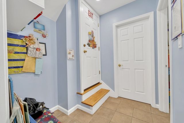 59 Bonair St, Somerville, MA 02145