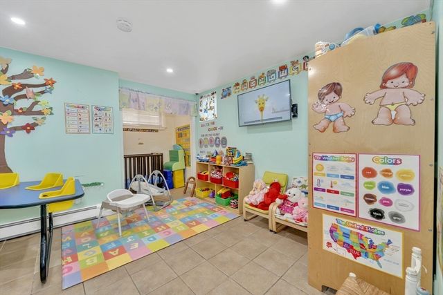 59 Bonair St, Somerville, MA 02145