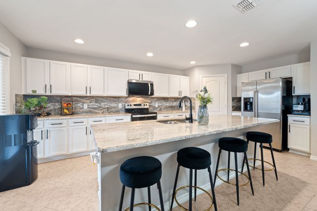 705 Jewelflower Drive, Desoto, TX 75115