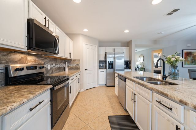 705 Jewelflower Drive, Desoto, TX 75115