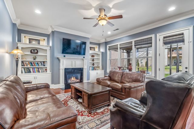 1638 Kelvington Blvd, Gallatin, TN 37066