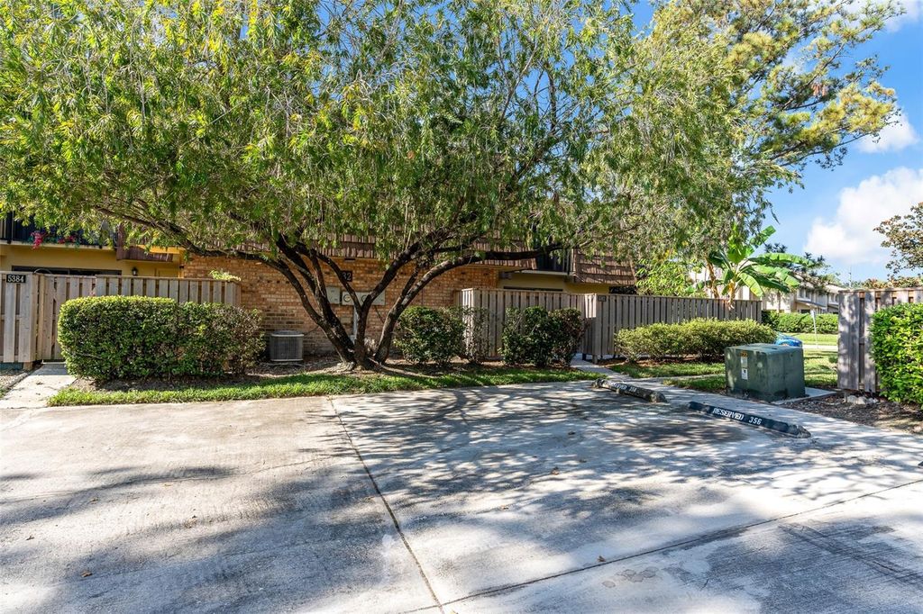 Image 39 of property listing at 5382 ELM COURT 356, Orlando, FL 32811