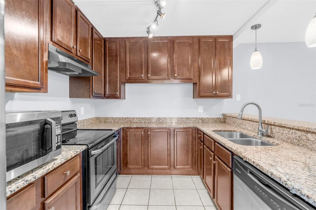 Image 7 of property listing at 5382 ELM COURT 356, Orlando, FL 32811