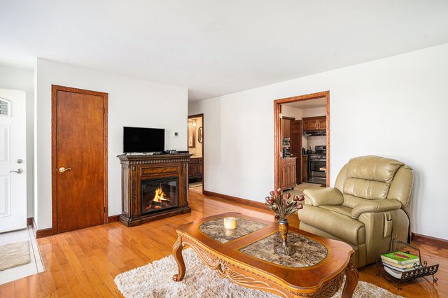 12208 Burr Street, Crown Point, IN 46307