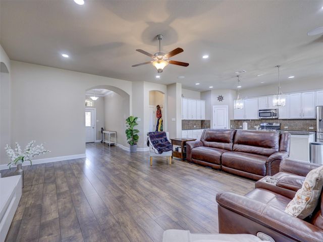 112 Canyon Lake LN, Georgetown, TX 78628