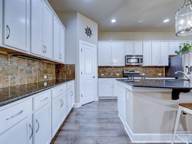 112 Canyon Lake LN, Georgetown, TX 78628