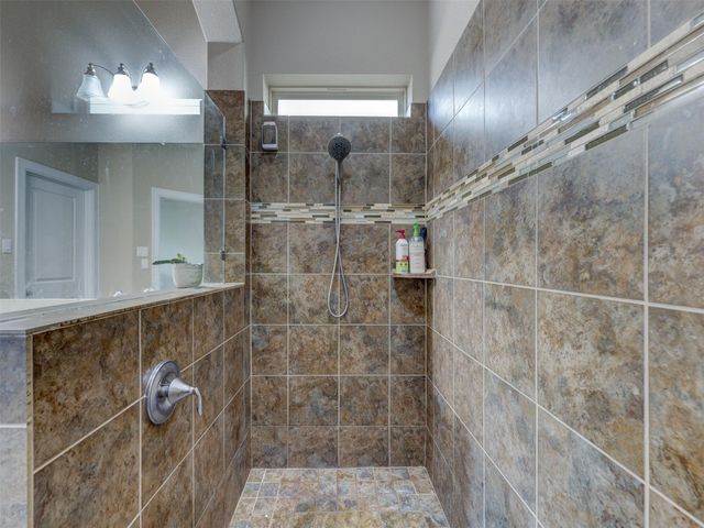 112 Canyon Lake LN, Georgetown, TX 78628