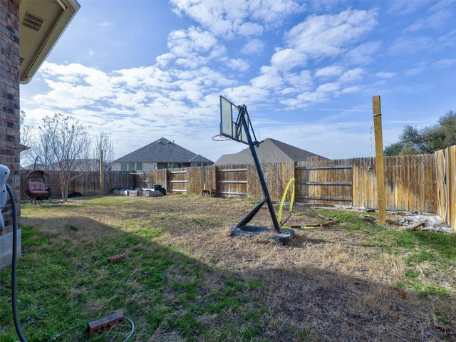 112 Canyon Lake LN, Georgetown, TX 78628