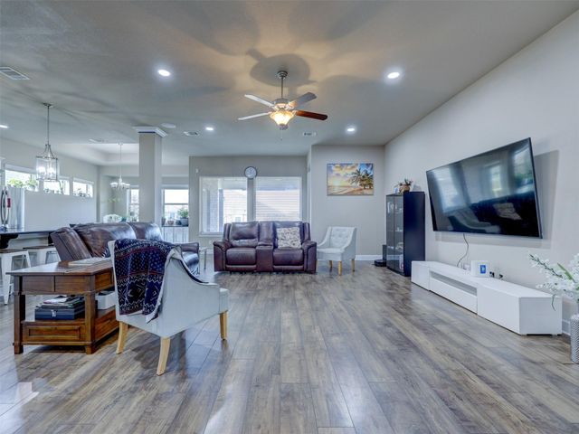 112 Canyon Lake LN, Georgetown, TX 78628