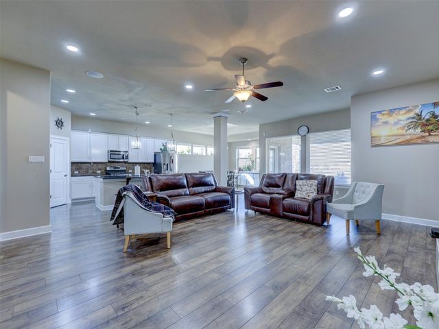 112 Canyon Lake LN, Georgetown, TX 78628