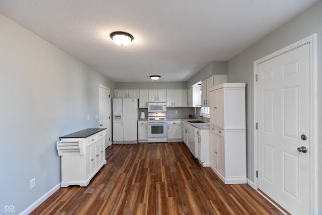 8802 E County Road 100 N, Avon, IN 46123