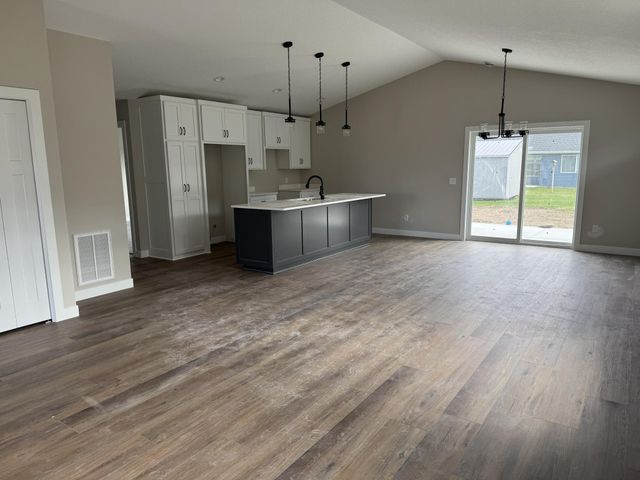 7255 Hawthorne Court, North Branch, MN 55056