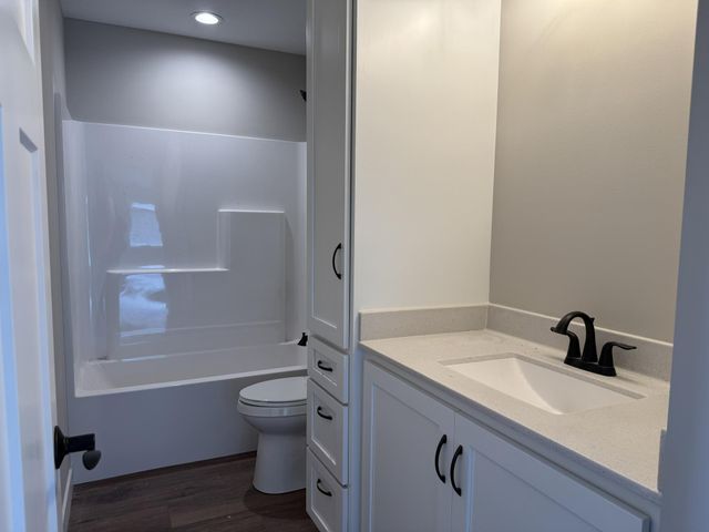 7255 Hawthorne Court, North Branch, MN 55056