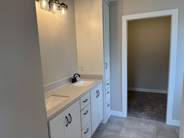 7255 Hawthorne Court, North Branch, MN 55056