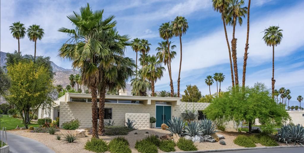 Image 2 of property listing at 357 Westlake Terrace, Palm Springs, CA 92264