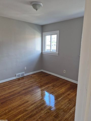 25071 Barbara Street, Roseville, MI 48066