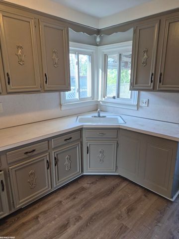 25071 Barbara Street, Roseville, MI 48066