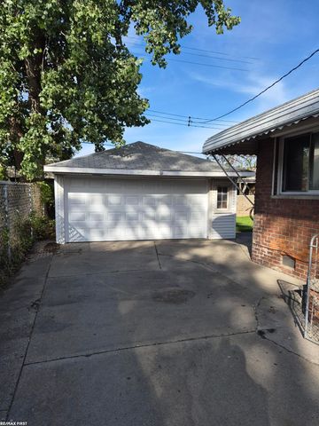 25071 Barbara Street, Roseville, MI 48066