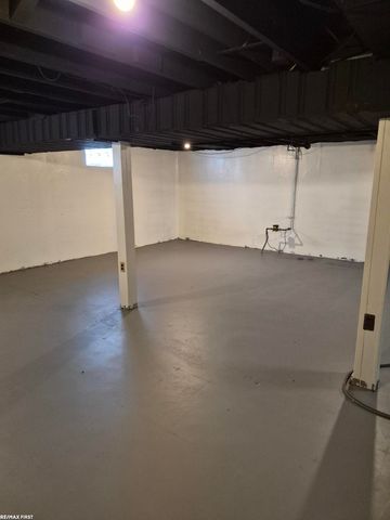 25071 Barbara Street, Roseville, MI 48066