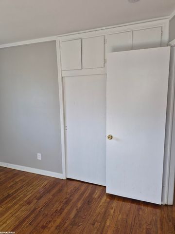 25071 Barbara Street, Roseville, MI 48066