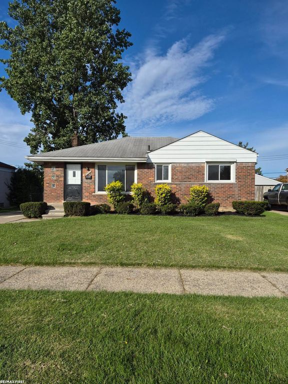 25071 Barbara Street, Roseville, MI 48066