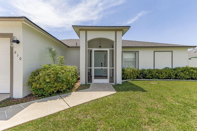 610 SE 21st Lane, Cape Coral, FL 33990