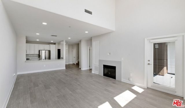 6260 W 3rd Street 3-401, Los Angeles, CA 90036
