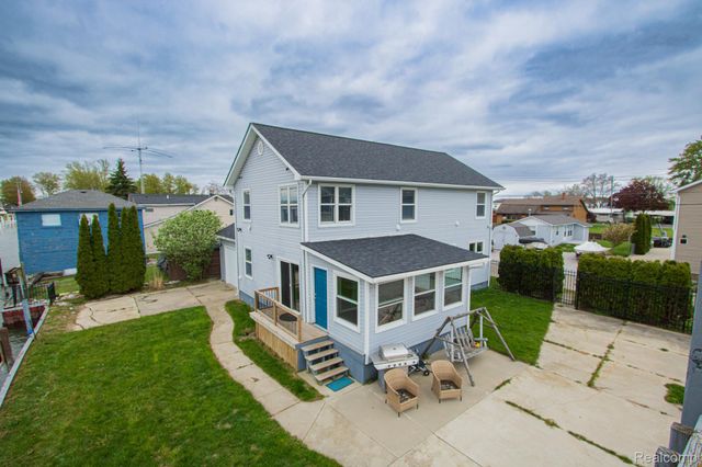 7886 Inglewood Drive, Clay Township, MI 48001