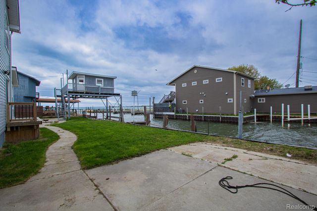 7886 Inglewood Drive, Clay Township, MI 48001