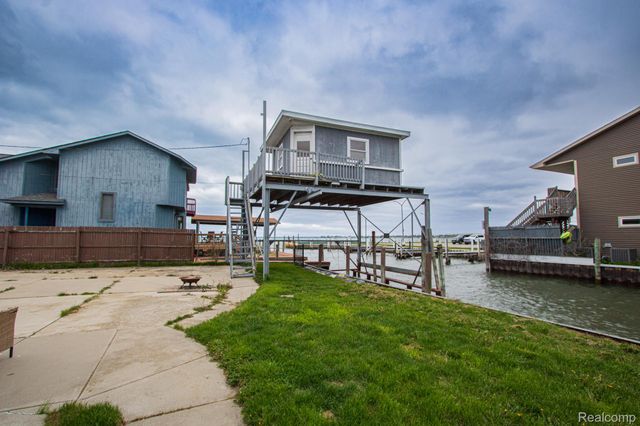 7886 Inglewood Drive, Clay Township, MI 48001