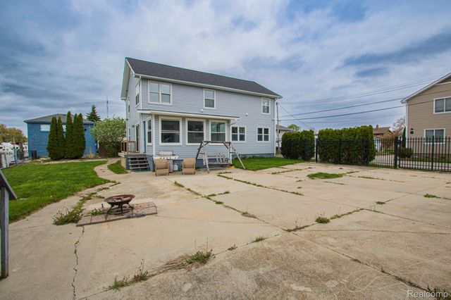 7886 Inglewood Drive, Clay Township, MI 48001