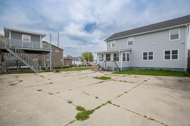 7886 Inglewood Drive, Clay Township, MI 48001