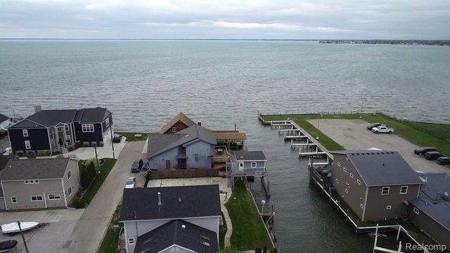 7886 Inglewood Drive, Clay Township, MI 48001