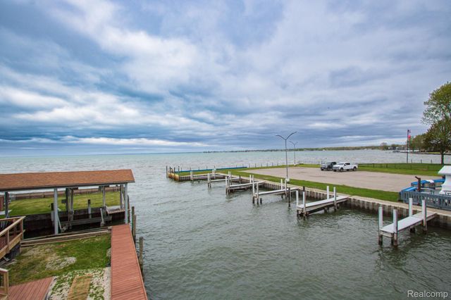 7886 Inglewood Drive, Clay Township, MI 48001