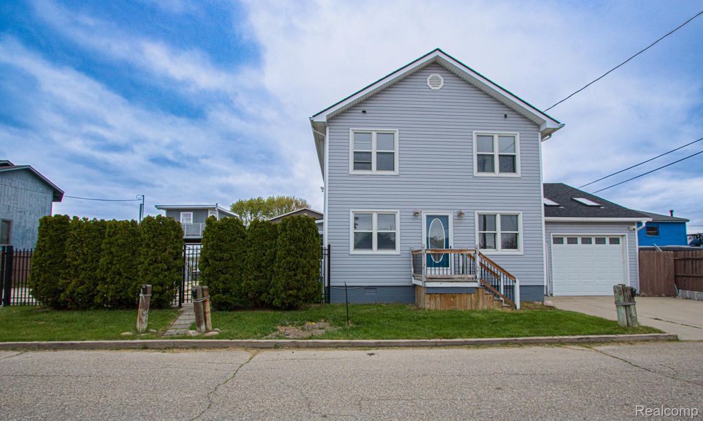 7886 Inglewood Drive, Clay Township, MI 48001