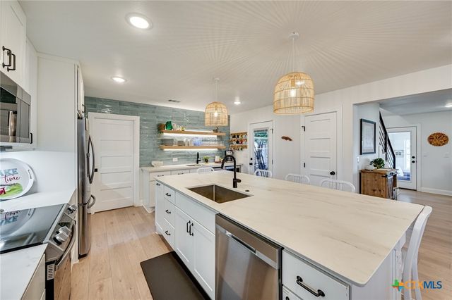 1644 Breezeway, Tow, TX 78672