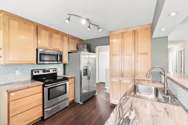 5600 83rd Avenue N, Brooklyn Park, MN 55443